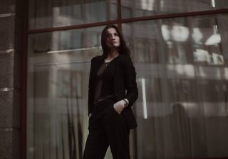 Comment choisir des tenues stylées et adaptées au travail ?