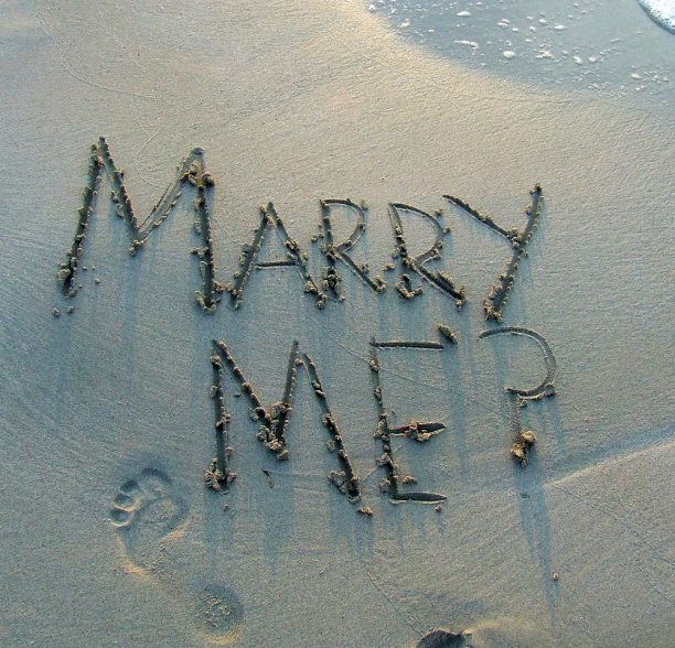 8 signes que votre mec veut vraiment vous épouser